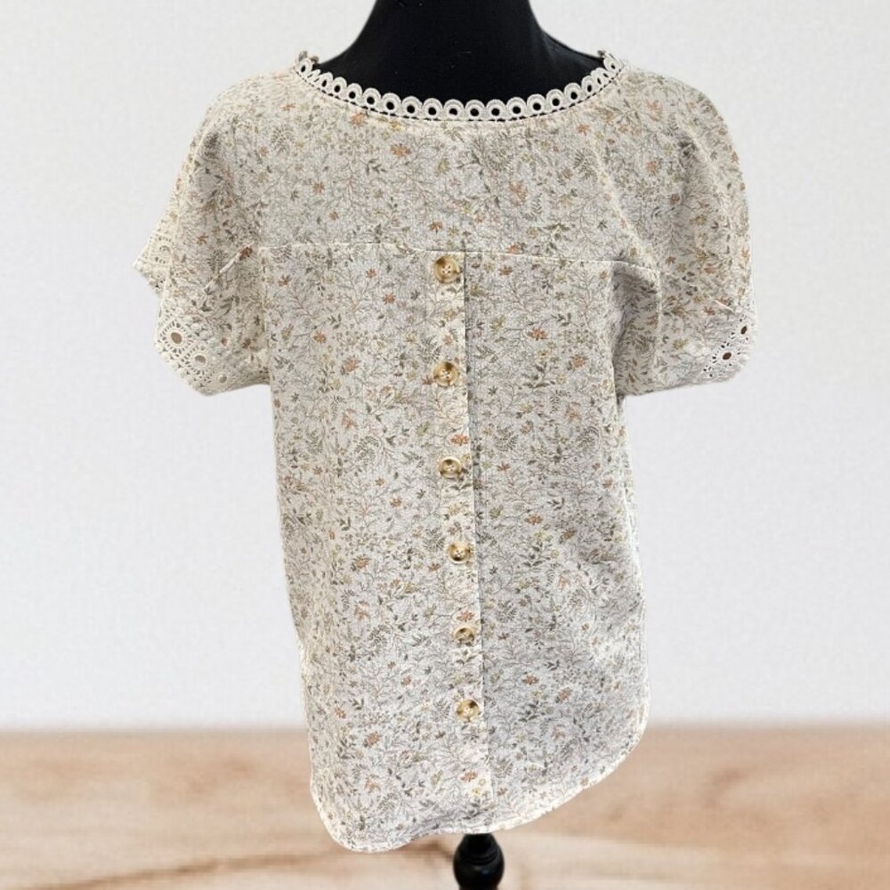 Cream Floral Lace Blouse – Sweet, Feminine & Delicate 🌷 - Picture 2 of 2